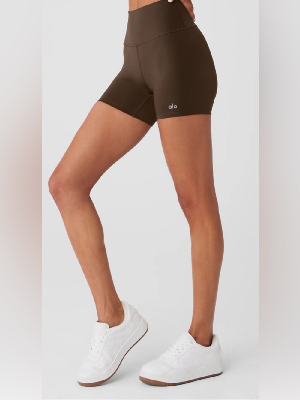 ALO Airlift Energy Shorts in Espresso - NWT 🤎✨